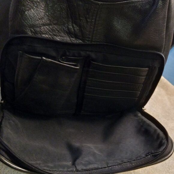 Black Leather Shoulder bag - Picture 8 of 11